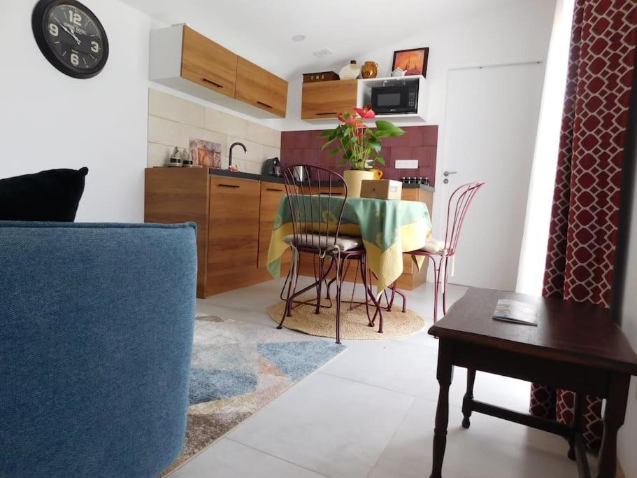 Maisonnette De Jardin Marseilles Buitenkant foto