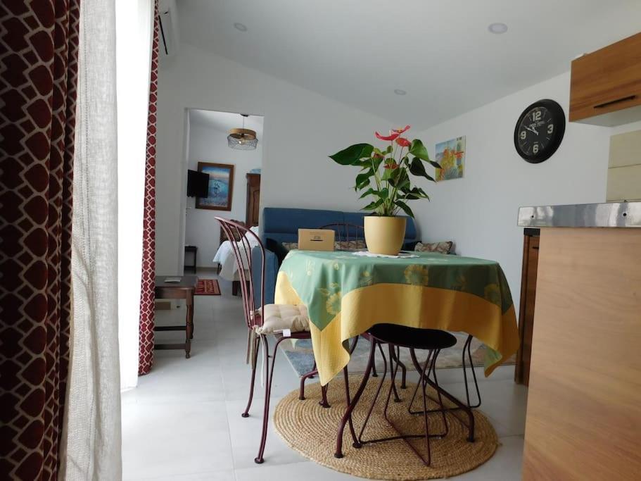Maisonnette De Jardin Marseilles Buitenkant foto